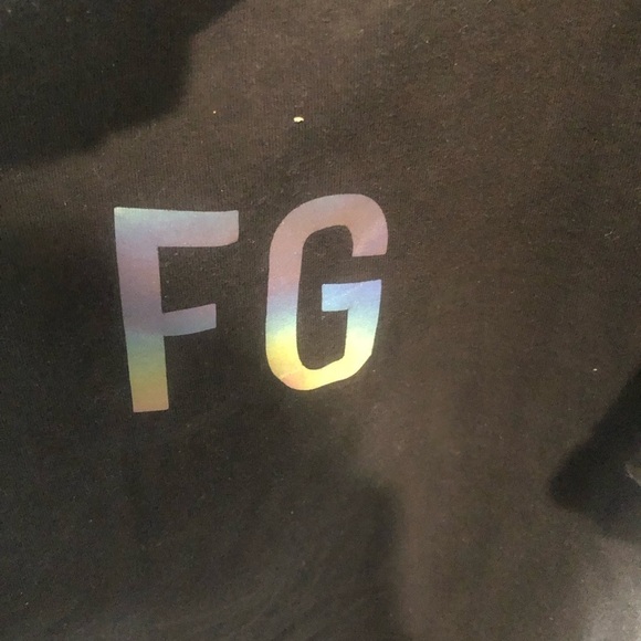Fear of God 6th collection short sleeve size small holographic tshirt - Picture 15 of 16